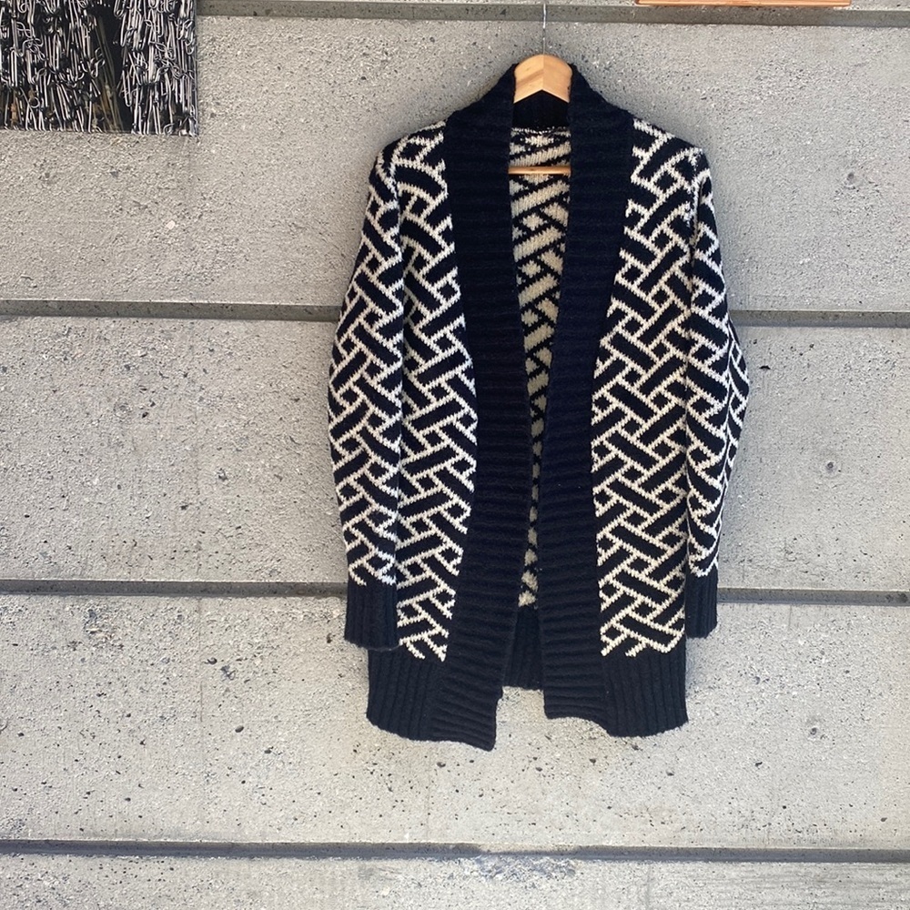 🇦🇷 Geo Pattern Open Front cozy Cardigan - Picture 2 of 4